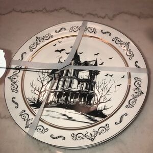 🖤 ( 4 ) Haunted House Dinner  Plates- 🖤